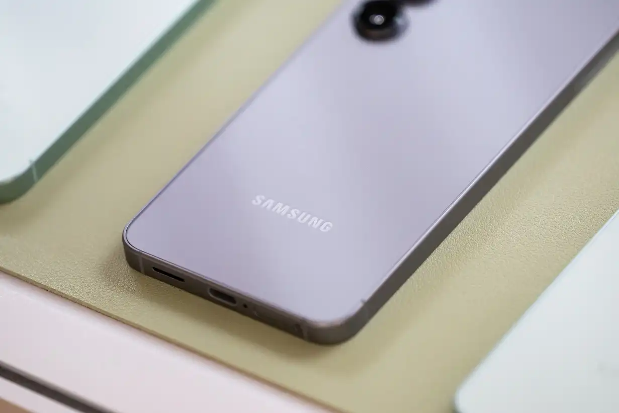 Celular super fino da Samsung já tem data para chegar